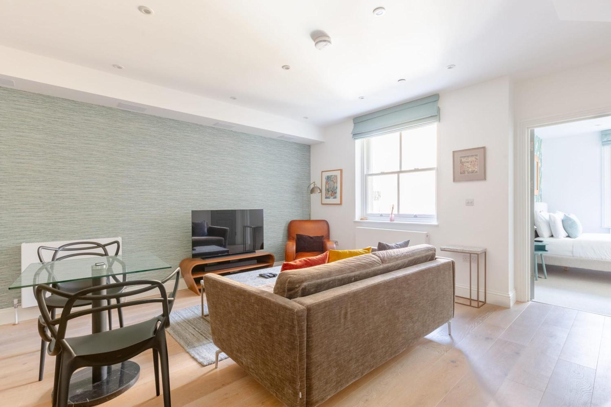 Apartment Refurbished Kensington With Balcony Near Tube