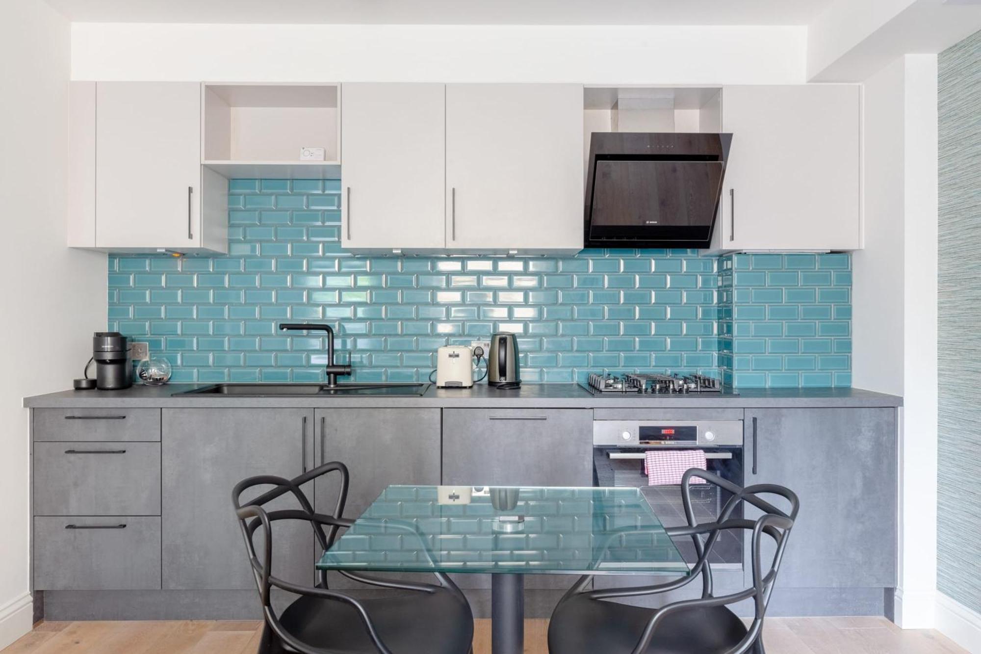 Apartment Refurbished Kensington With Balcony Near Tube London