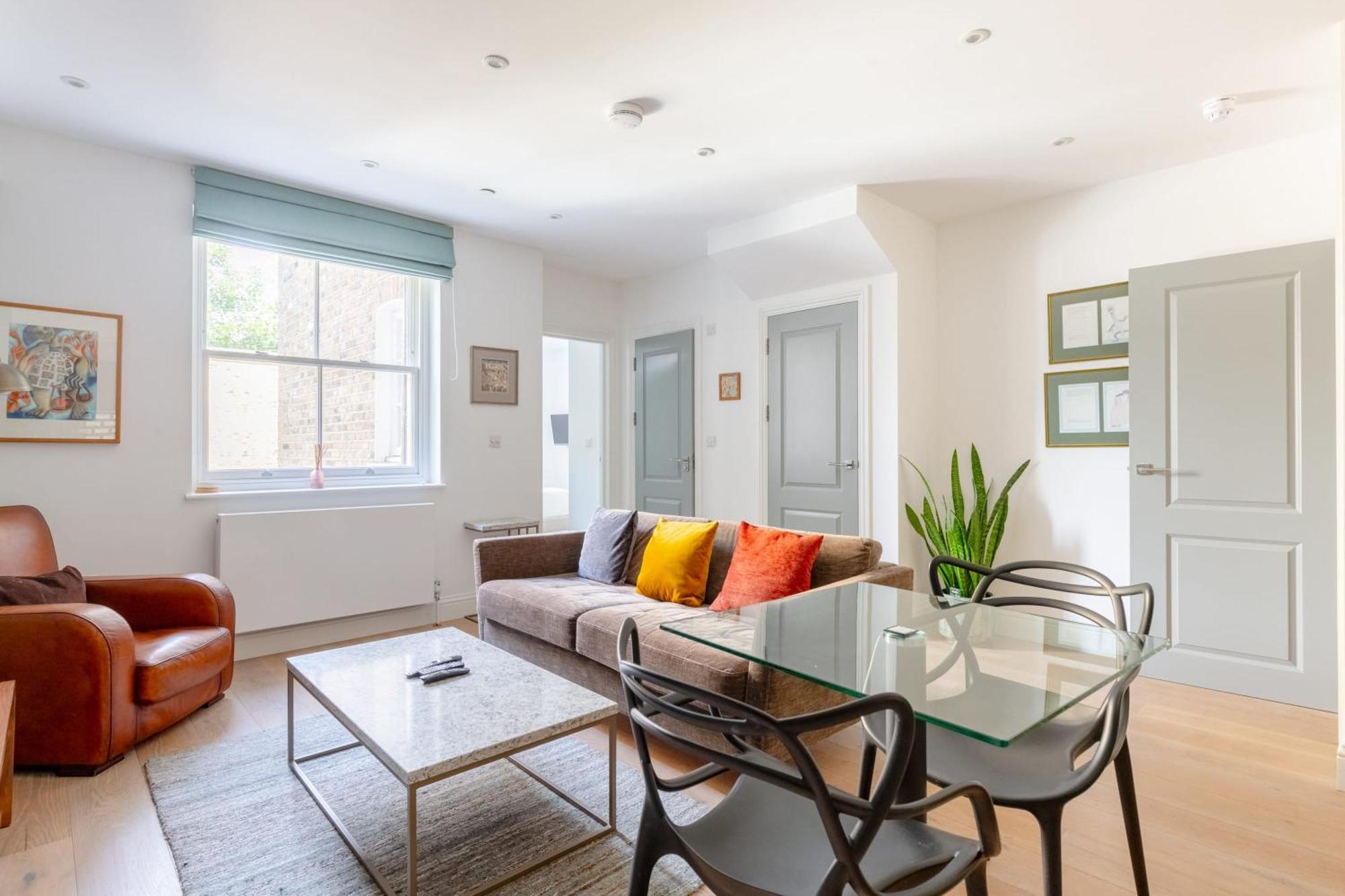 Apartment Refurbished Kensington With Balcony Near Tube London