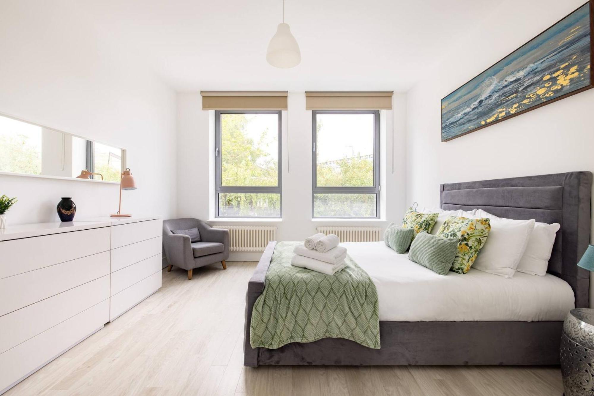 Wild Roses Serviced - Borough * London