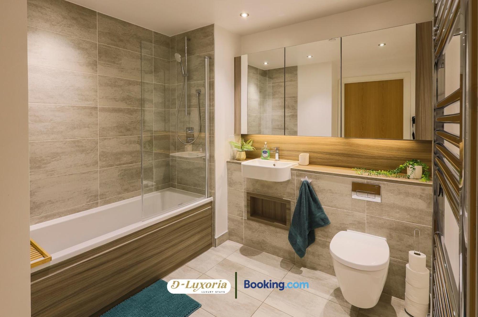 Apartment Stylish 2br By Dluxoria Short Lets & Serviced Greater With Pet Friendly, Free Wifi & Free Parking London