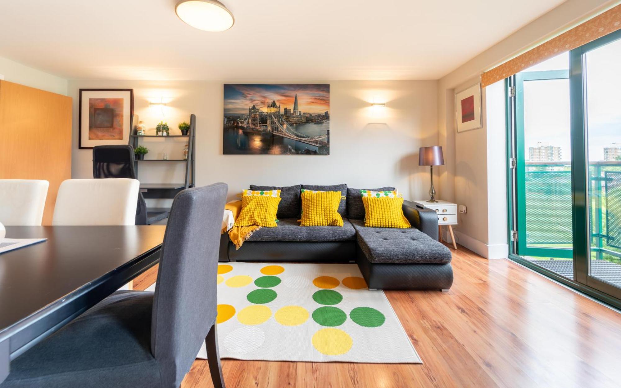 Luxury Docklands 2bed Apt- Close To Excel- Canary Wharf- Airport - 02 Arena- Free Parking- Ps 4 Apartamento