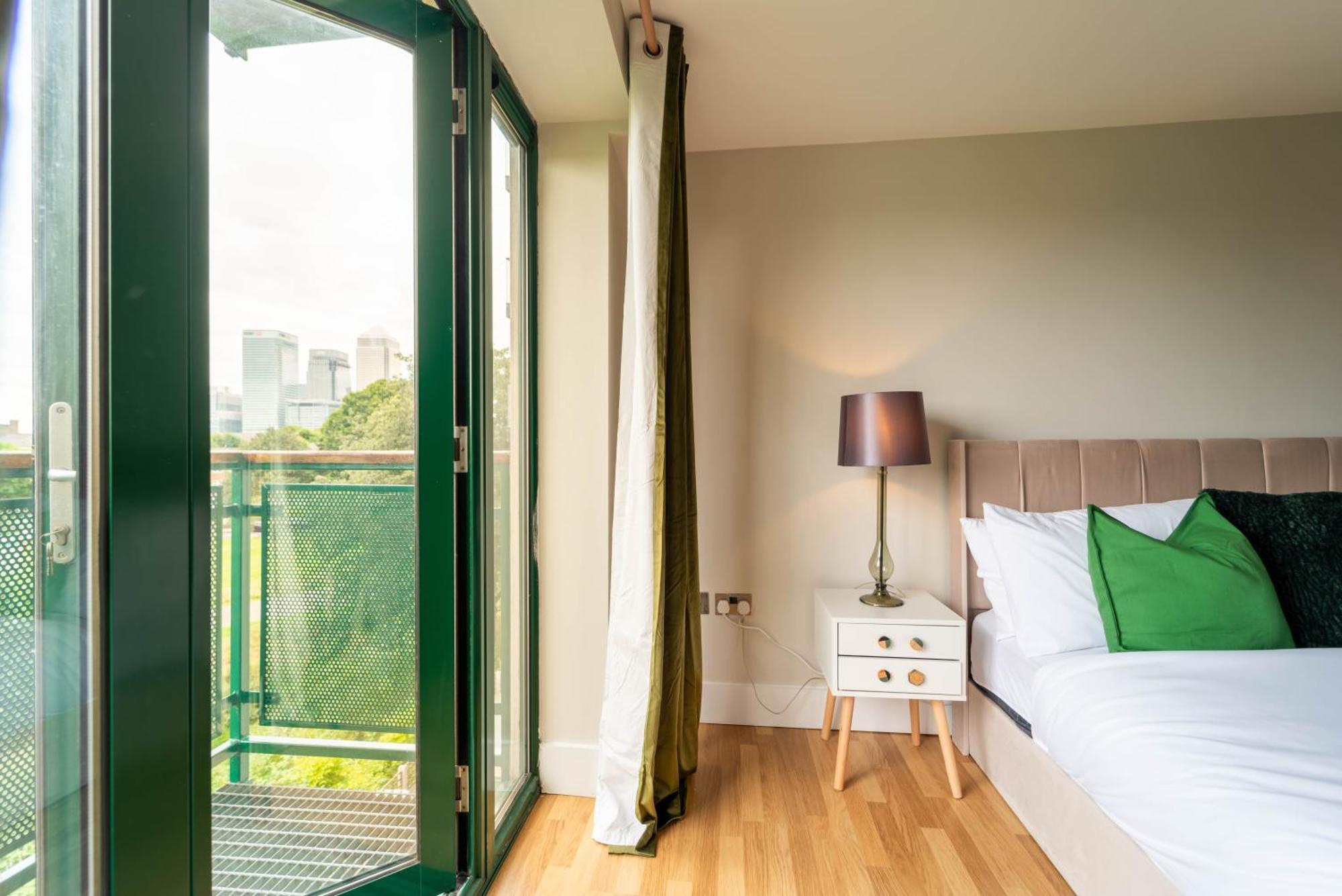 Luxury Docklands 2bed Apt- Close To Excel- Canary Wharf- Airport - 02 Arena- Free Parking- Ps 4 Apartamento