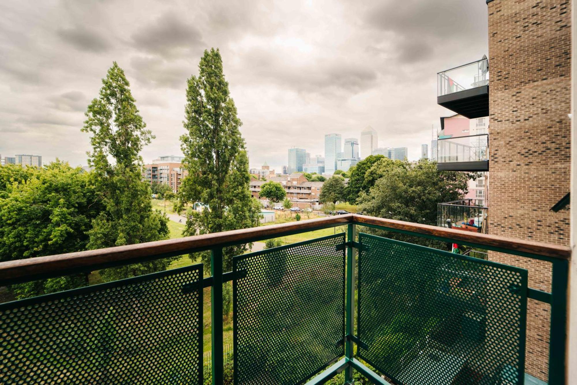 Luxury Docklands 2bed Apt- Close To Excel- Canary Wharf- Airport - 02 Arena- Free Parking- Ps 4 *
