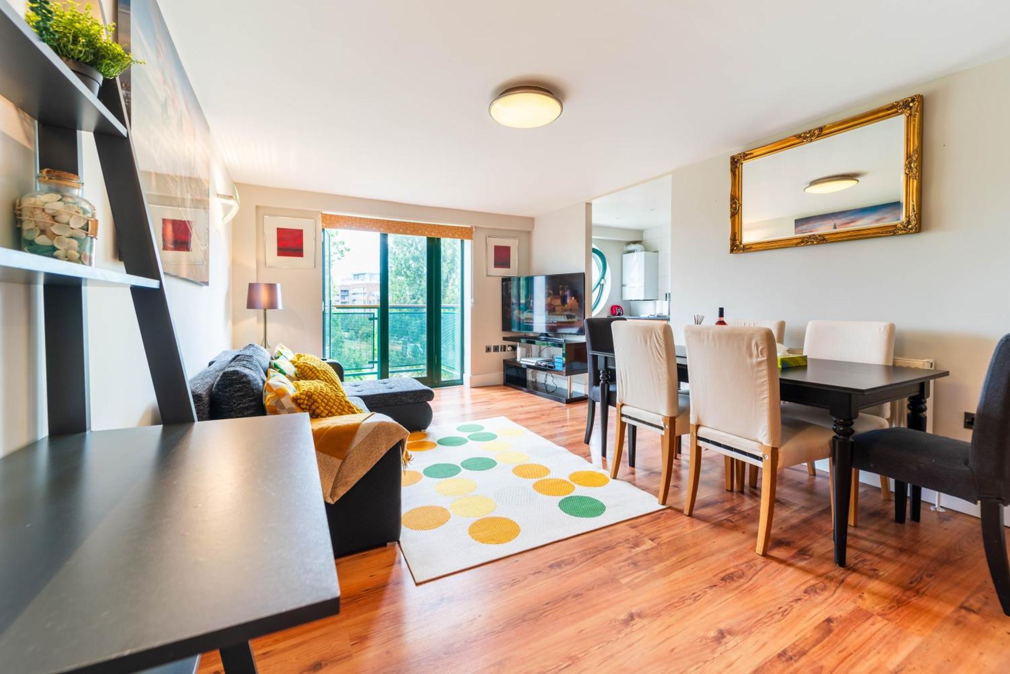 Luxury Docklands 2bed Apt- Close To Excel- Canary Wharf- Airport - 02 Arena- Free Parking- Ps 4 Londres