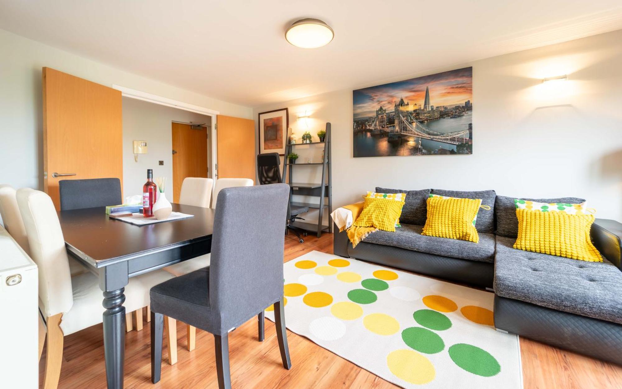 Luxury Docklands 2bed Apt- Close To Excel- Canary Wharf- Airport - 02 Arena- Free Parking- Ps 4 *