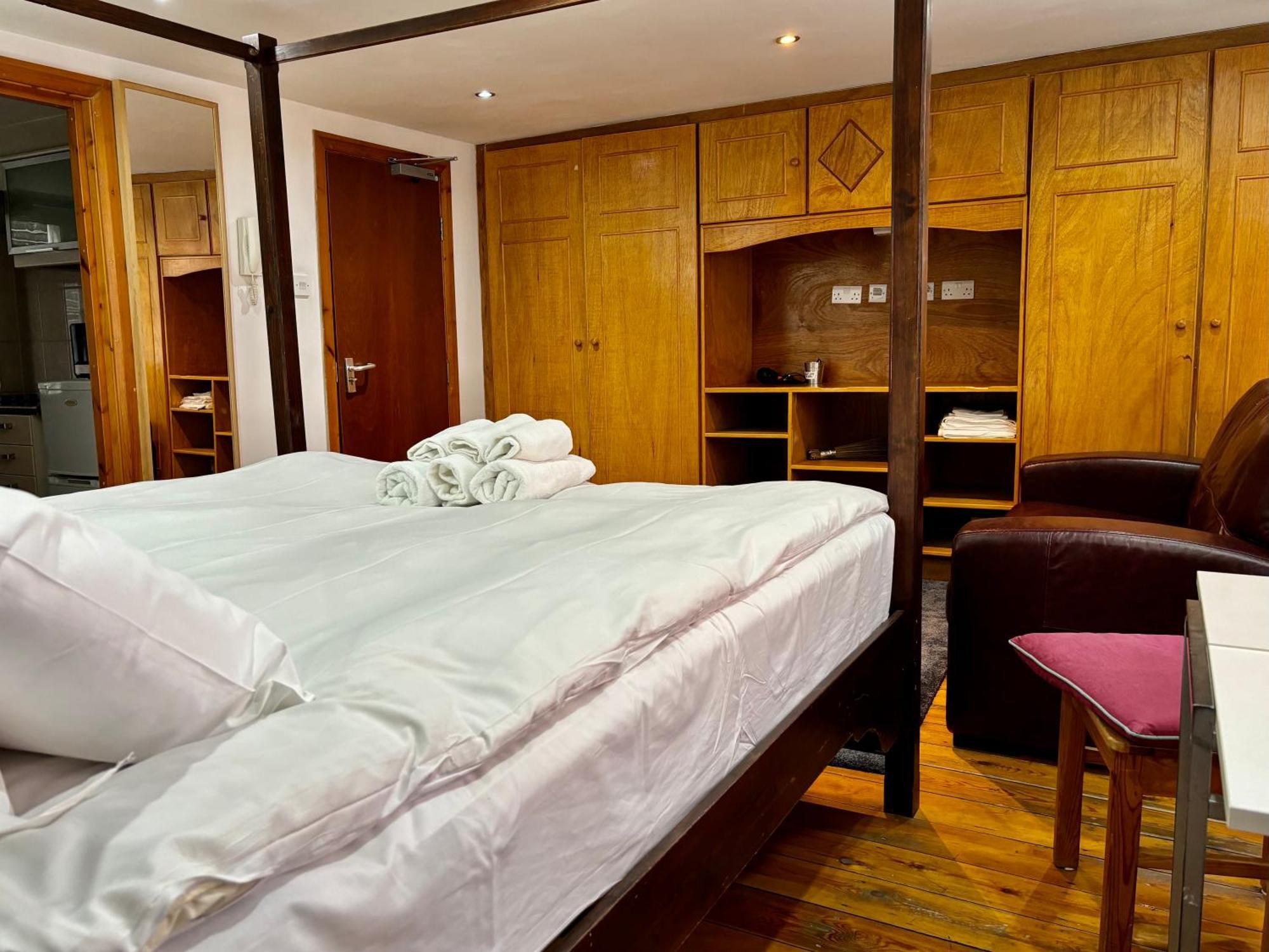 Apartment In Bloomsbury *