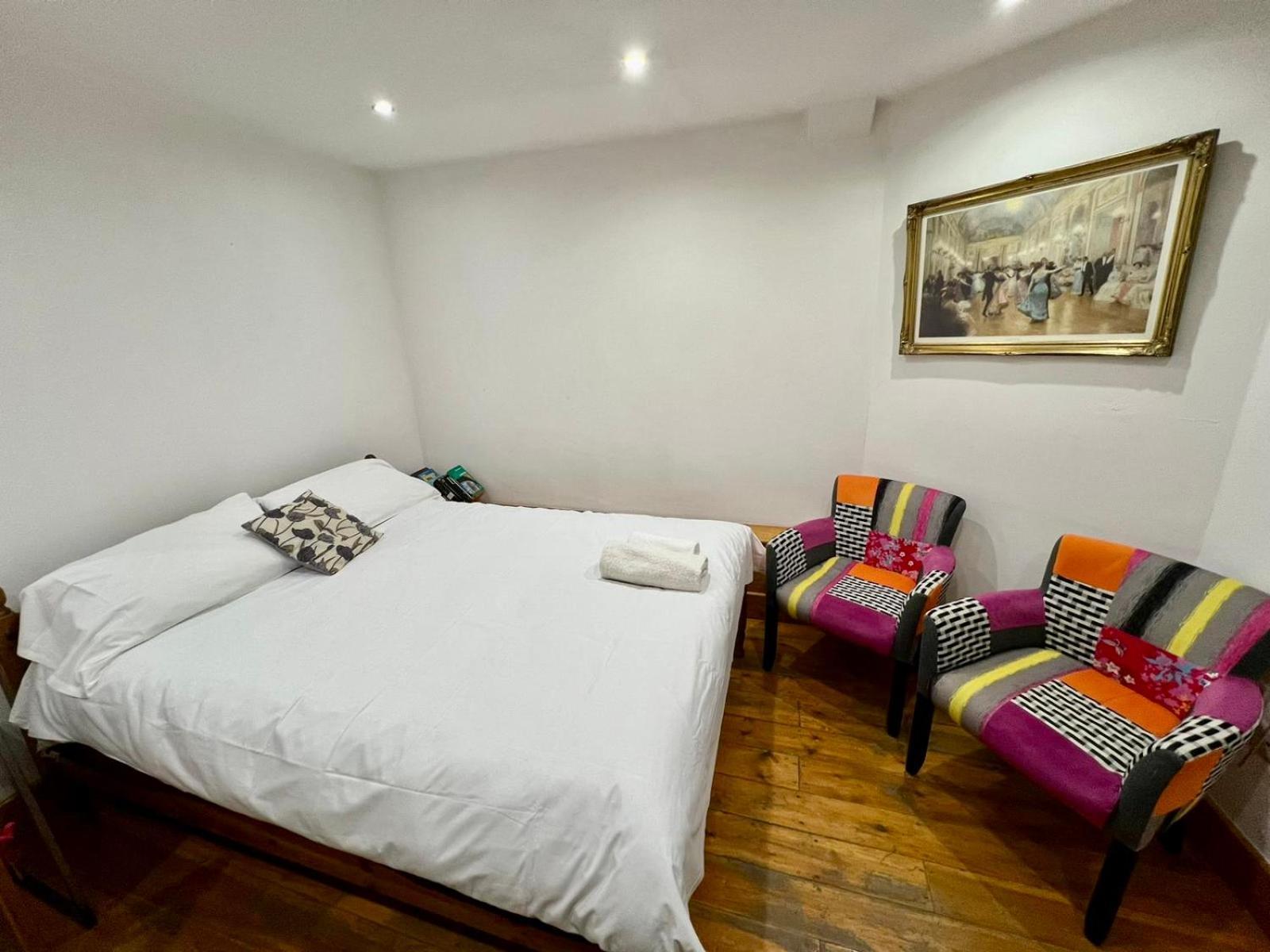 In Bloomsbury Apartment