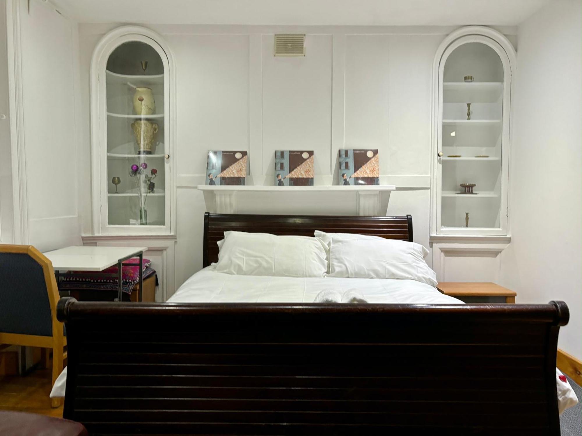Apartment In Bloomsbury *