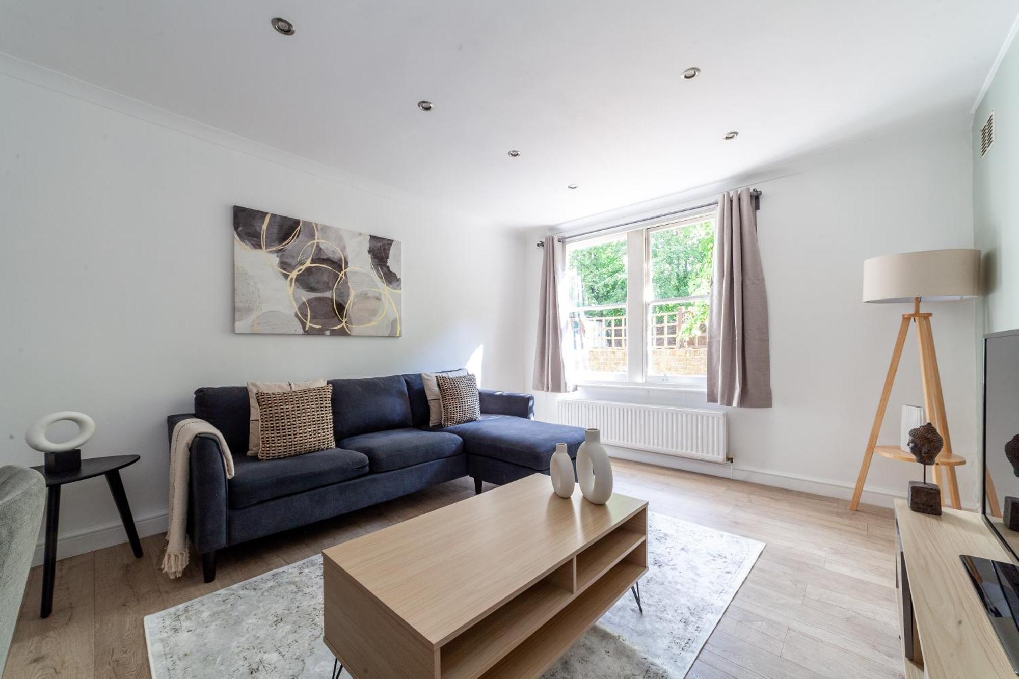 The Hammersmith Flat- Tbu *