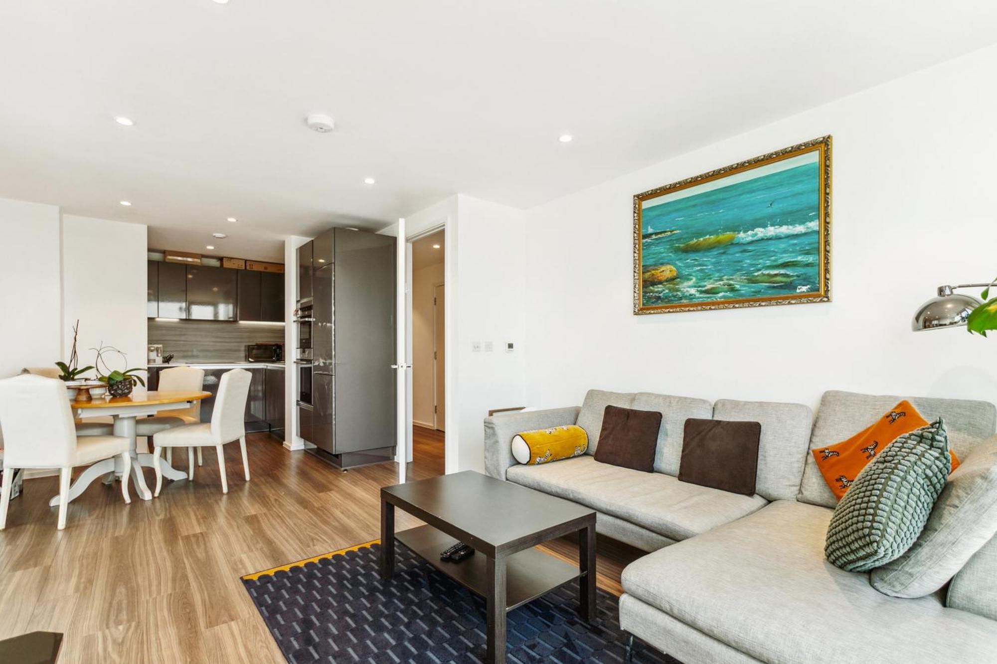Chic 2-bedroom With Stunning Views In Appartement