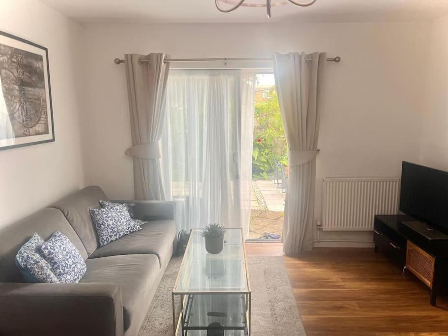Apartamento Beautiful 1 Bedroom House With Garden *