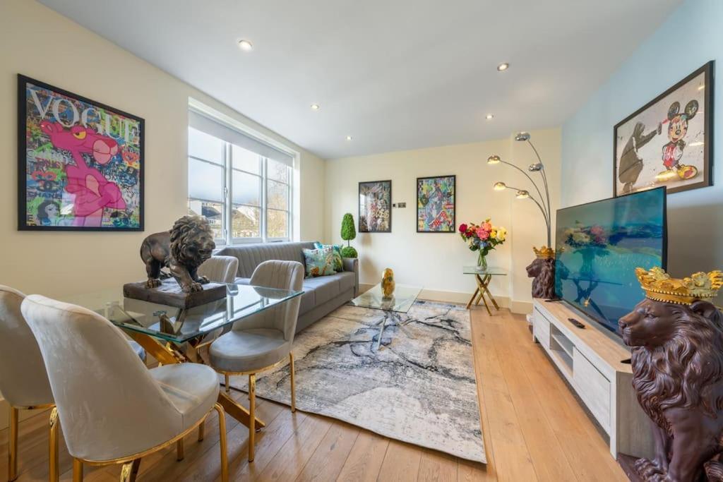 Apartment Stunning 3 Bed 2 Bath Penthouse In