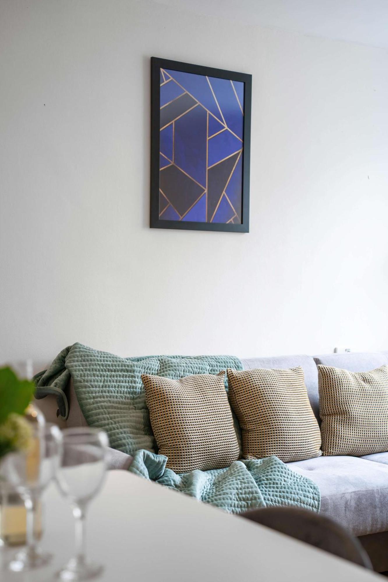 One Bed Apt By Livestay Short Lets & Serviced Accommodation London Apartment