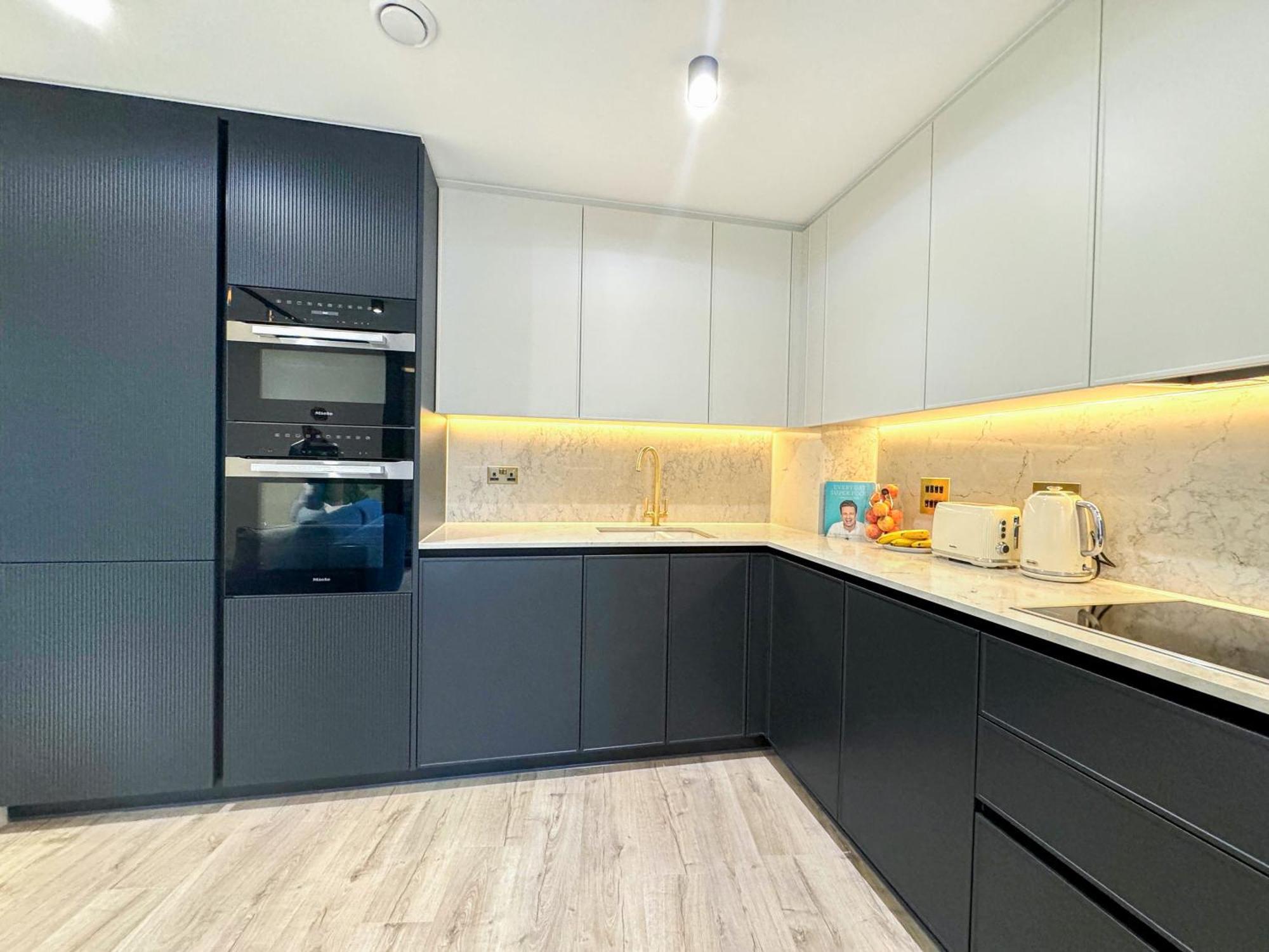 Apartment Lavish 2 Bedroom Flat With Private Balcony In Clerkenwell, Barbican London
