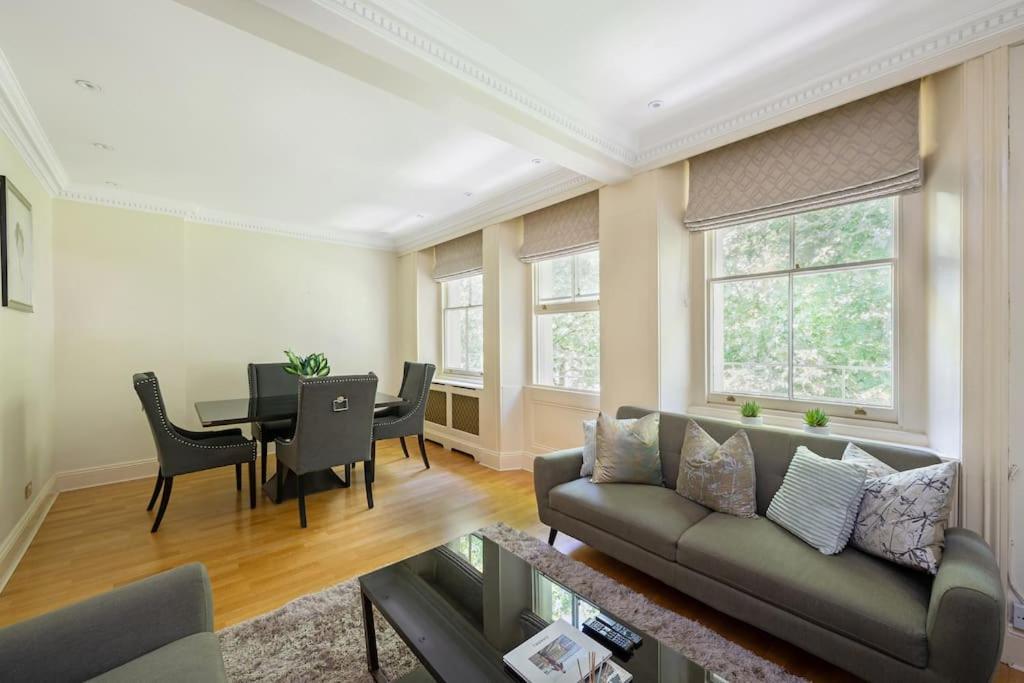 Beautiful 2-bed With Private Elevator - Next To Winter Wonderland Hyde Park & Harrods Londen