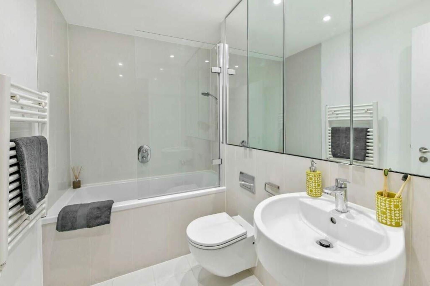 Top Floor Penthouse Green Park Mayfair 2 Super King Beds *