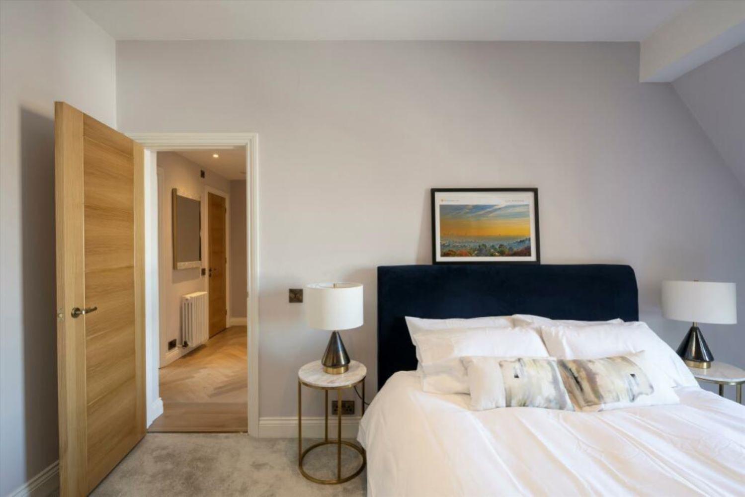 Top Floor Penthouse Green Park Mayfair 2 Super King Beds London