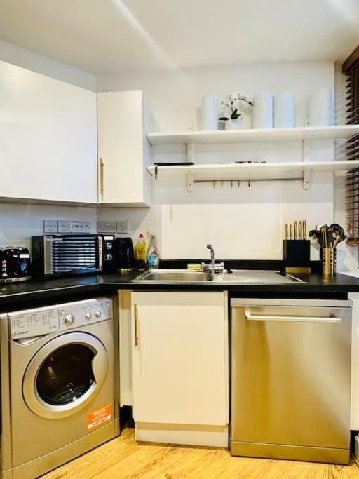 Stylish 2mins From Major Station * London