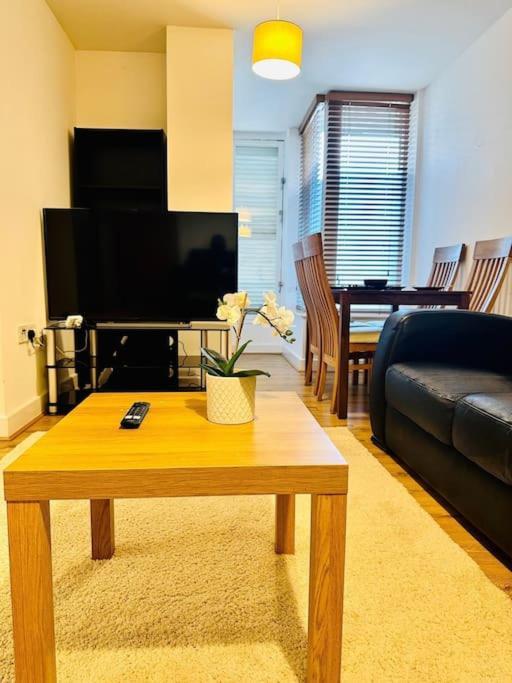Apartment Stylish 2mins From Major Station