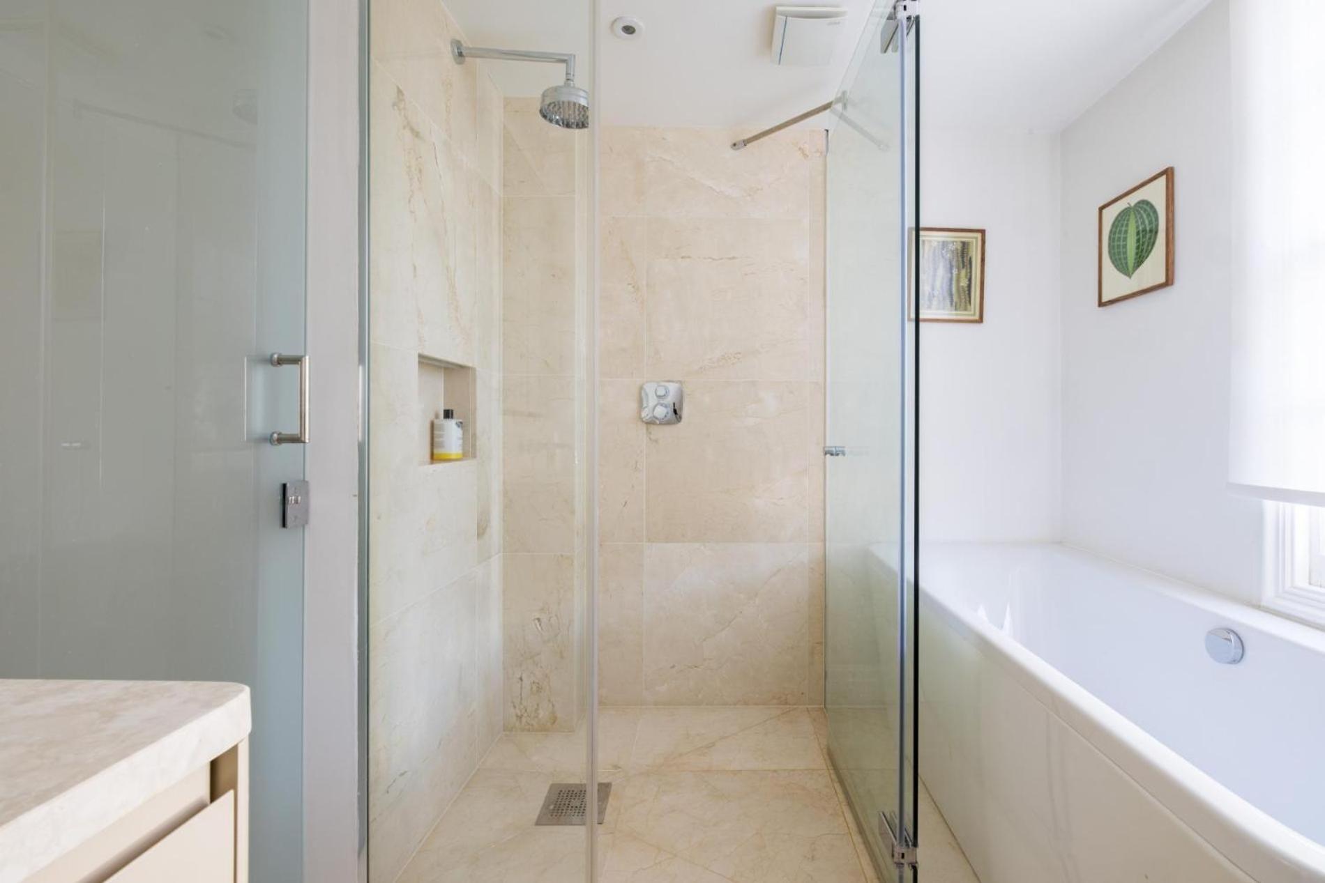 Sunny In Chelsea - Luxurious 3 Bedroom Chelsea Holiday home London