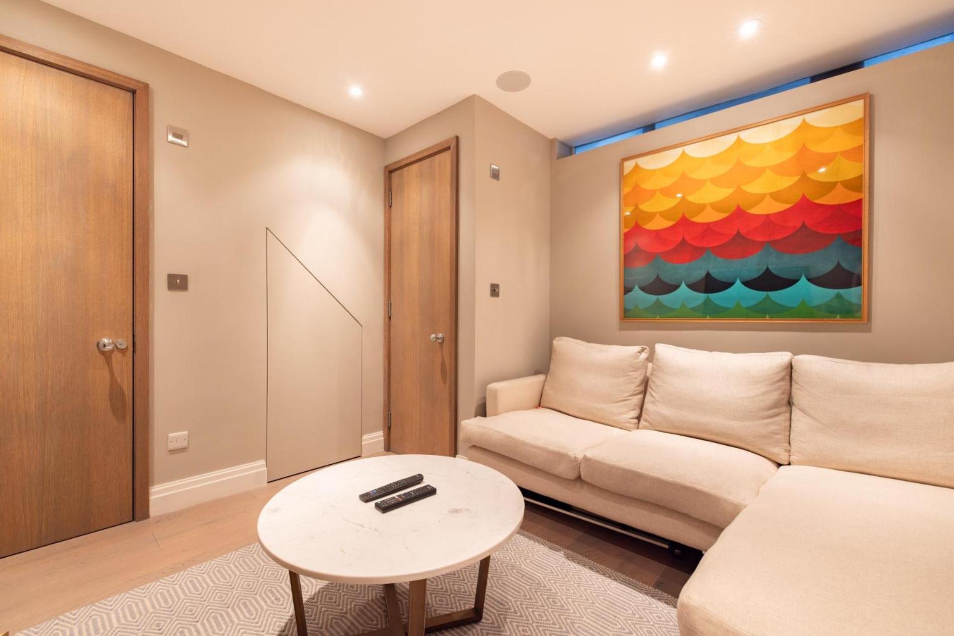 Sunny In Chelsea - Luxurious 3 Bedroom Chelsea Holiday home London