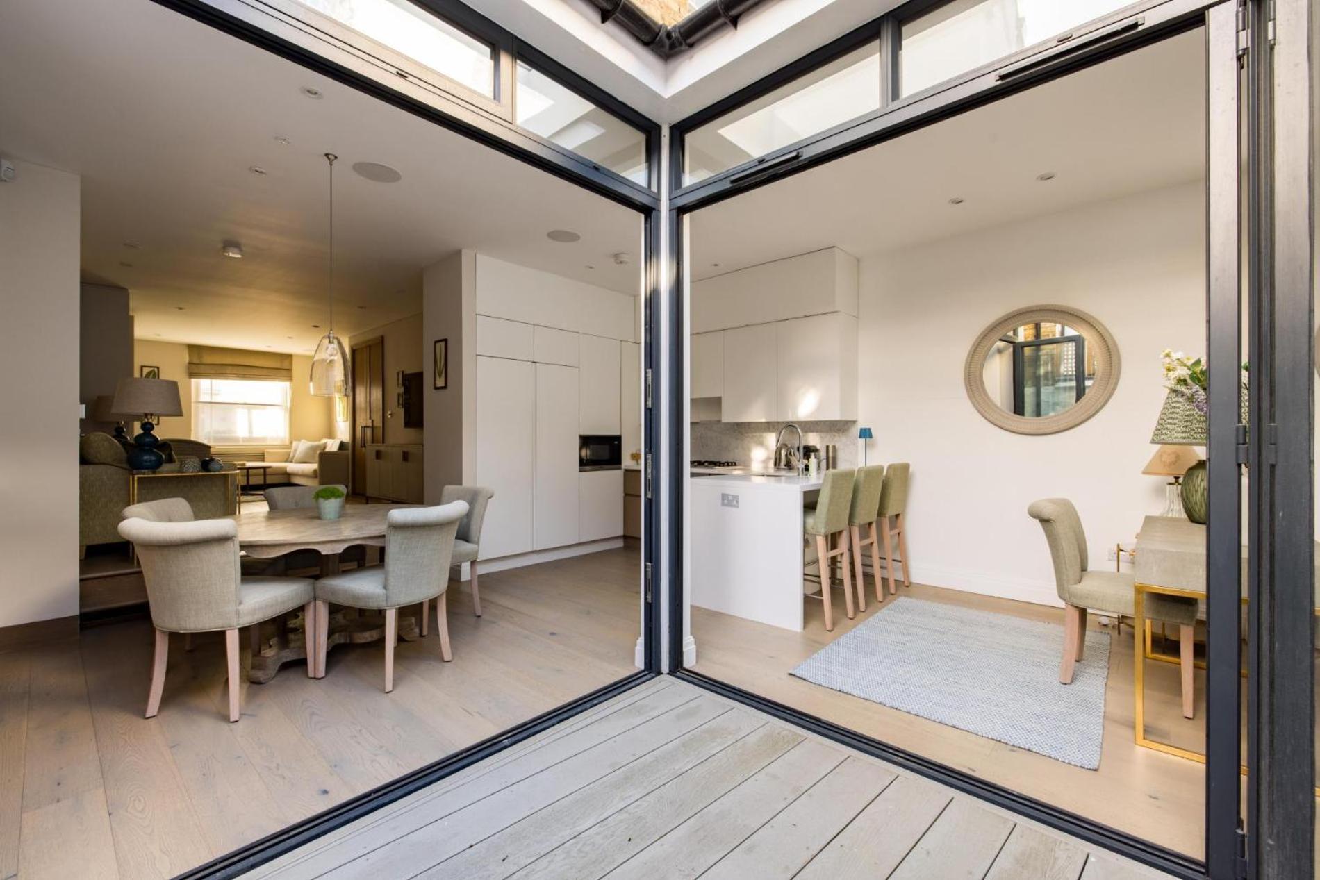 Sunny In Chelsea - Luxurious 3 Bedroom Chelsea *