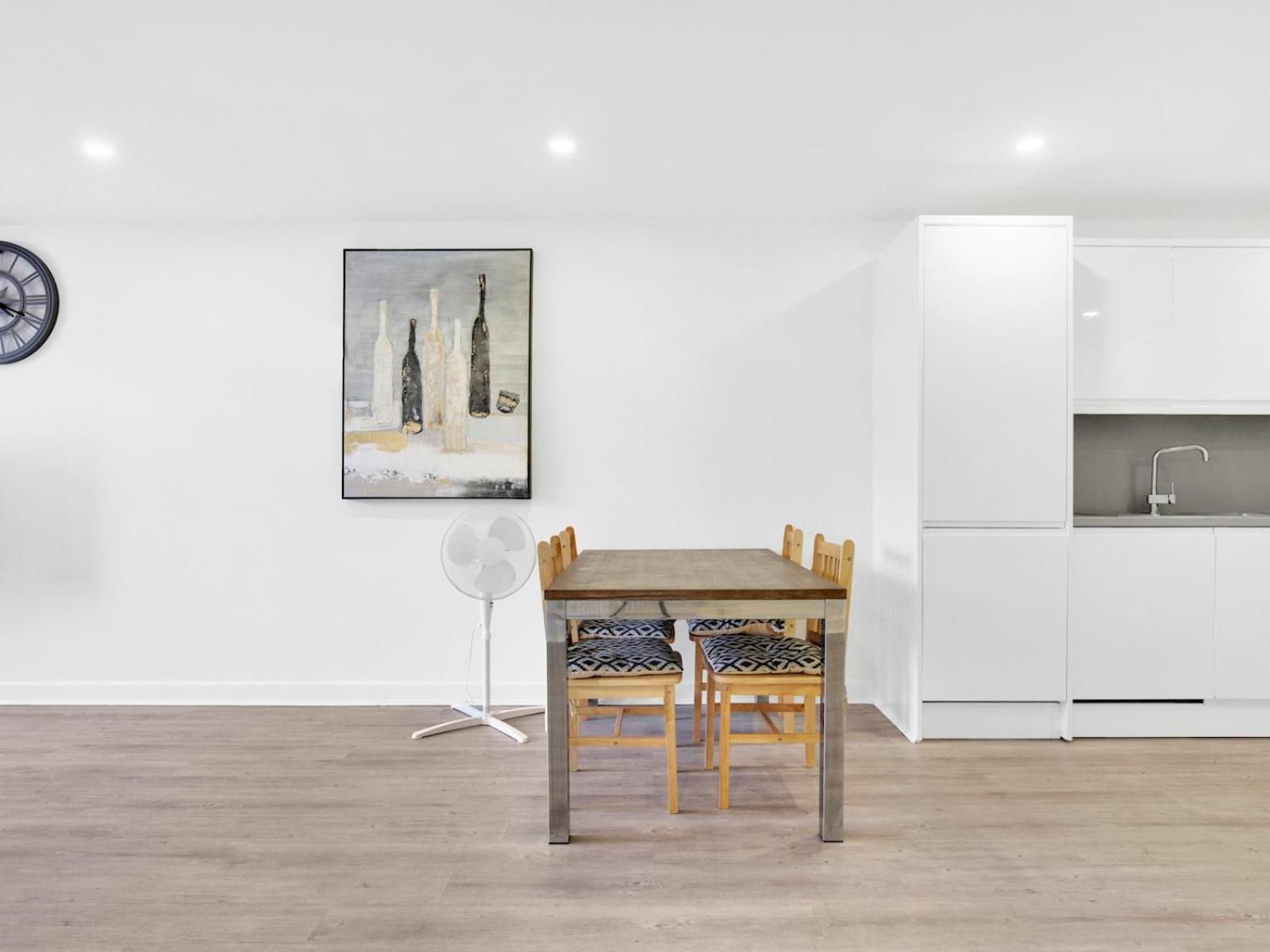 Apartment 2 Bedrooms 2baths 3toilets Near Excel City Airport O2 Sleeps Up To 5 *