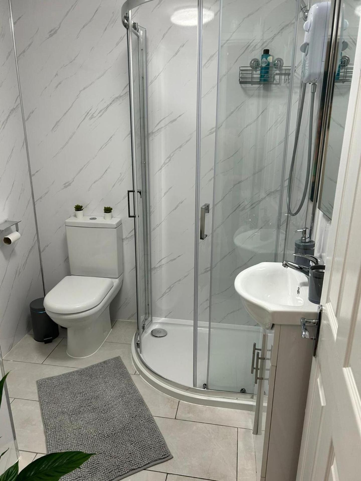 View - Near Canary Wharf Apartment London