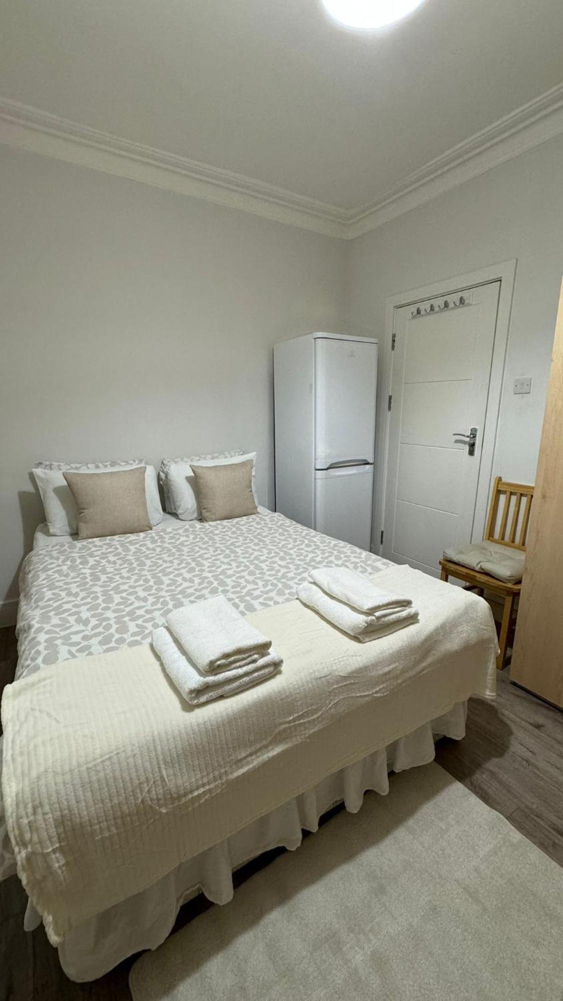 Spacious Double In Greater Homestay