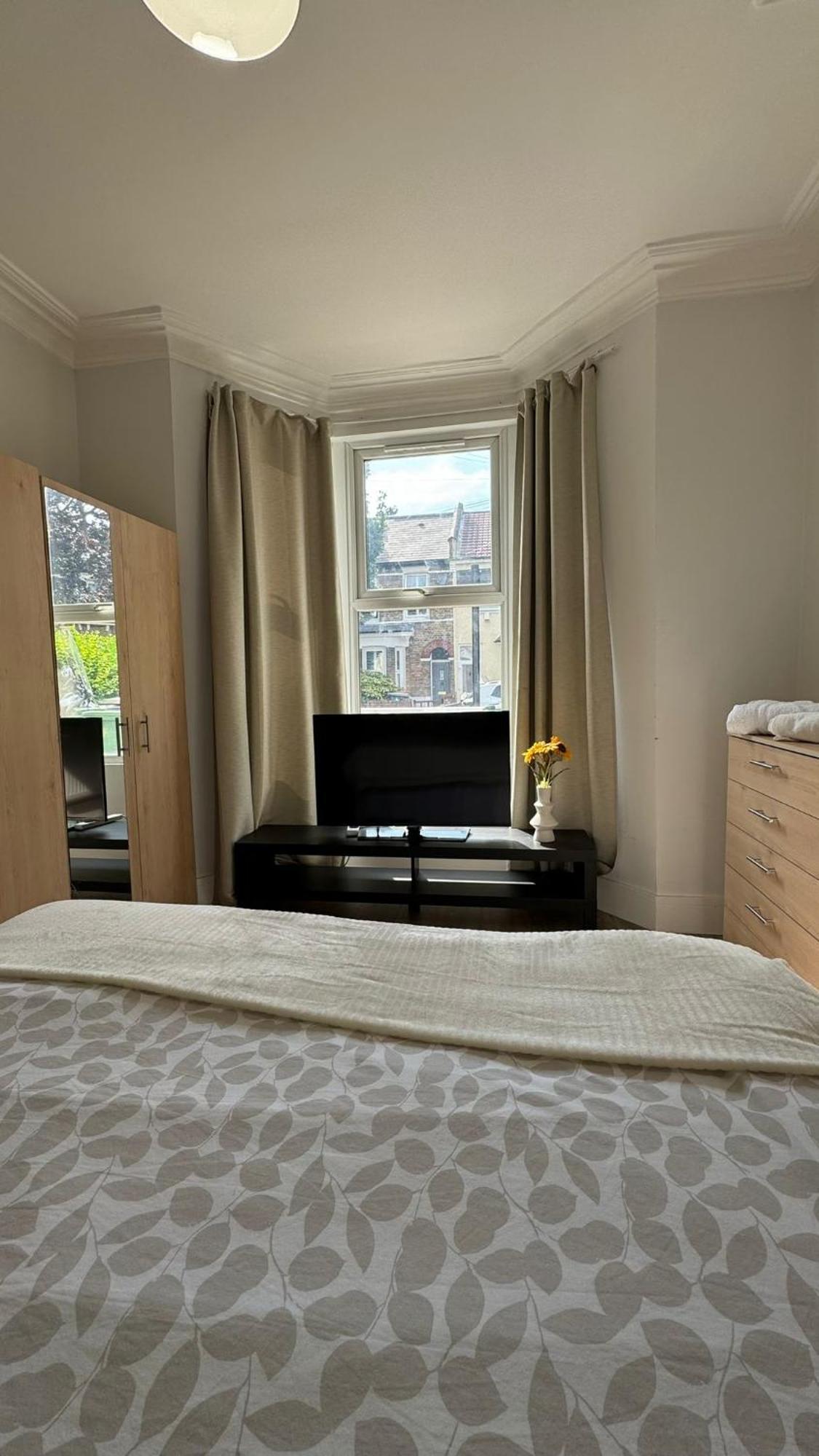 Homestay Spacious Double In Greater London