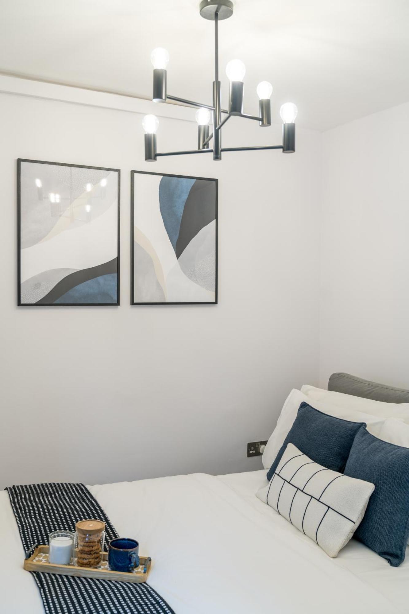 3 Bed New House ! Perfect Location- 5 Minutes From Tube Station Londres