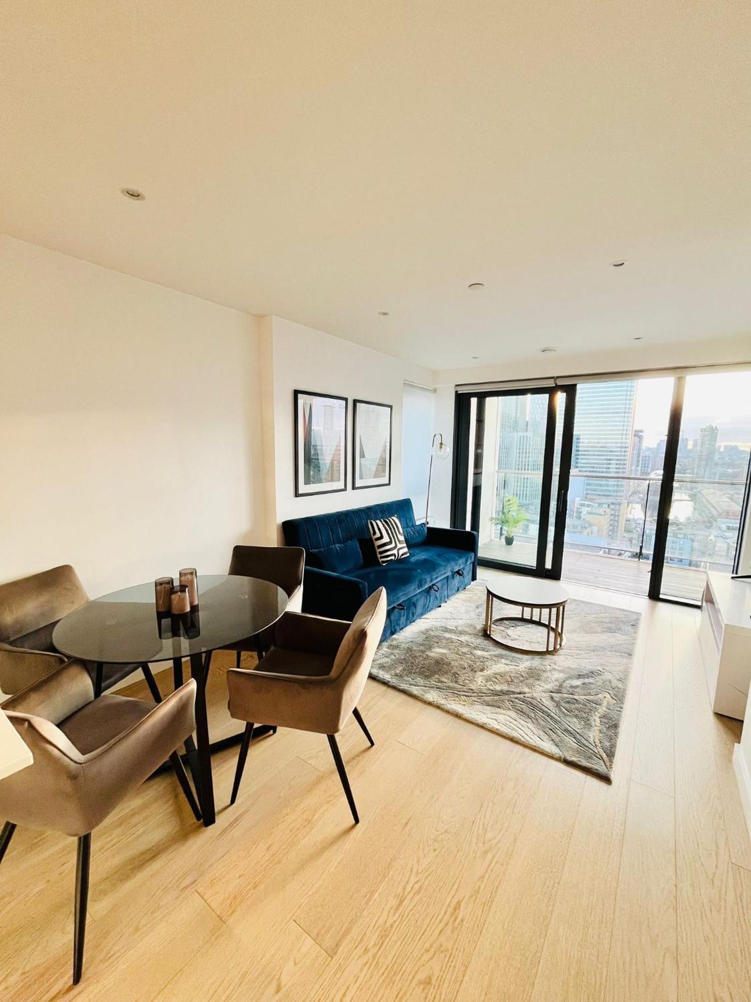 Modern - Prime Location For Business & Family Trip - Quick Tube Access Apartment *