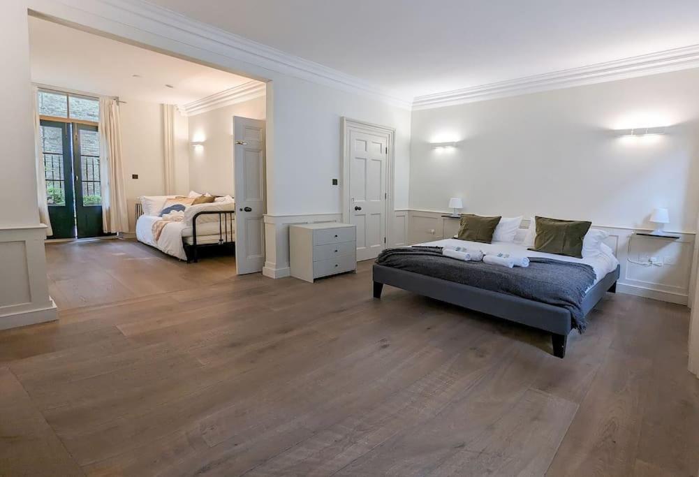 Extra Big 4-bed House In Liverpool Street! Londen