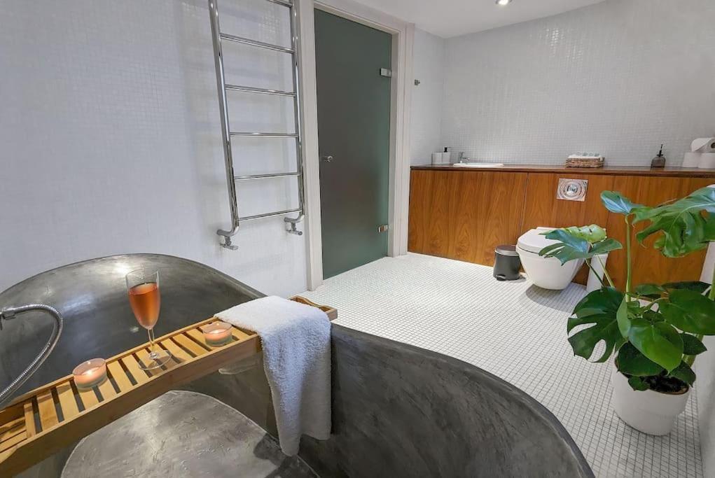 Vakantiehuis Extra Big 4-bed House In Liverpool Street!