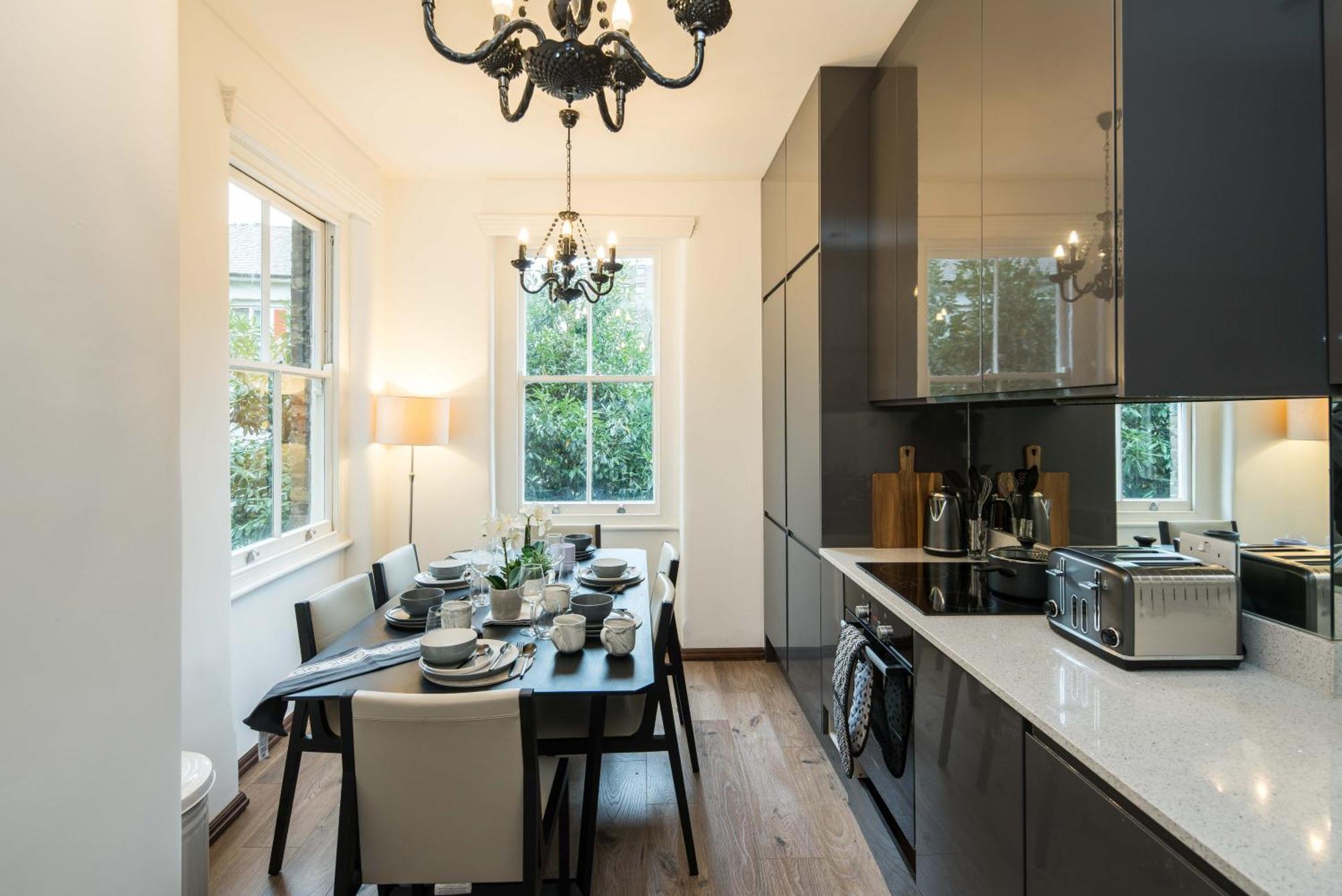 Apartment West Kensington-4bedrooms-cinema Rooms-olympia