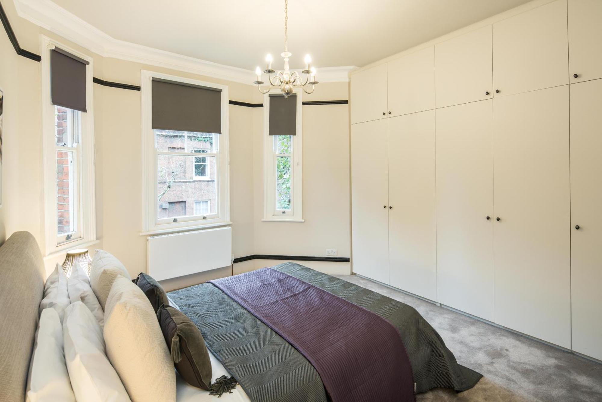 Apartment West Kensington-4bedrooms-cinema Rooms-olympia
