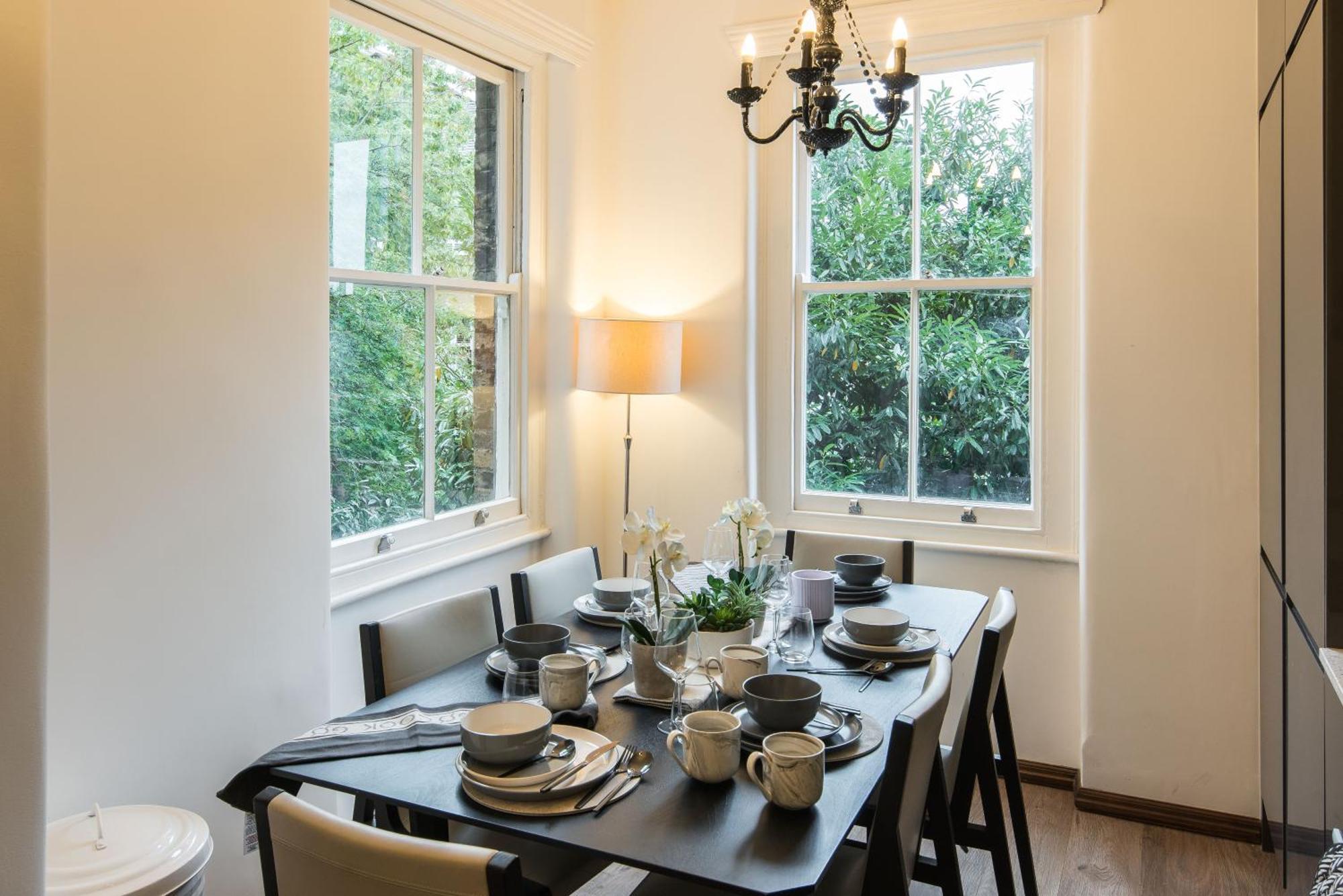 West Kensington-4bedrooms-cinema Rooms-olympia Apartment *