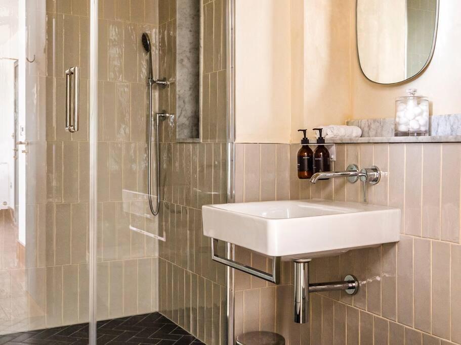 Luxury In A Vibrant Part Of North Londen