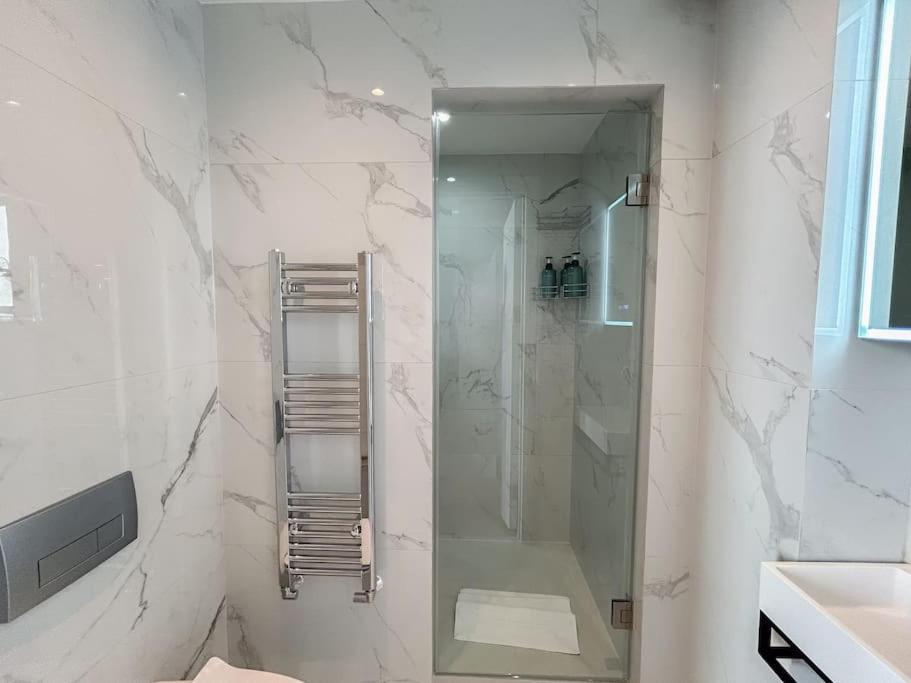 Appartement Stylish And 1 Bedroom *