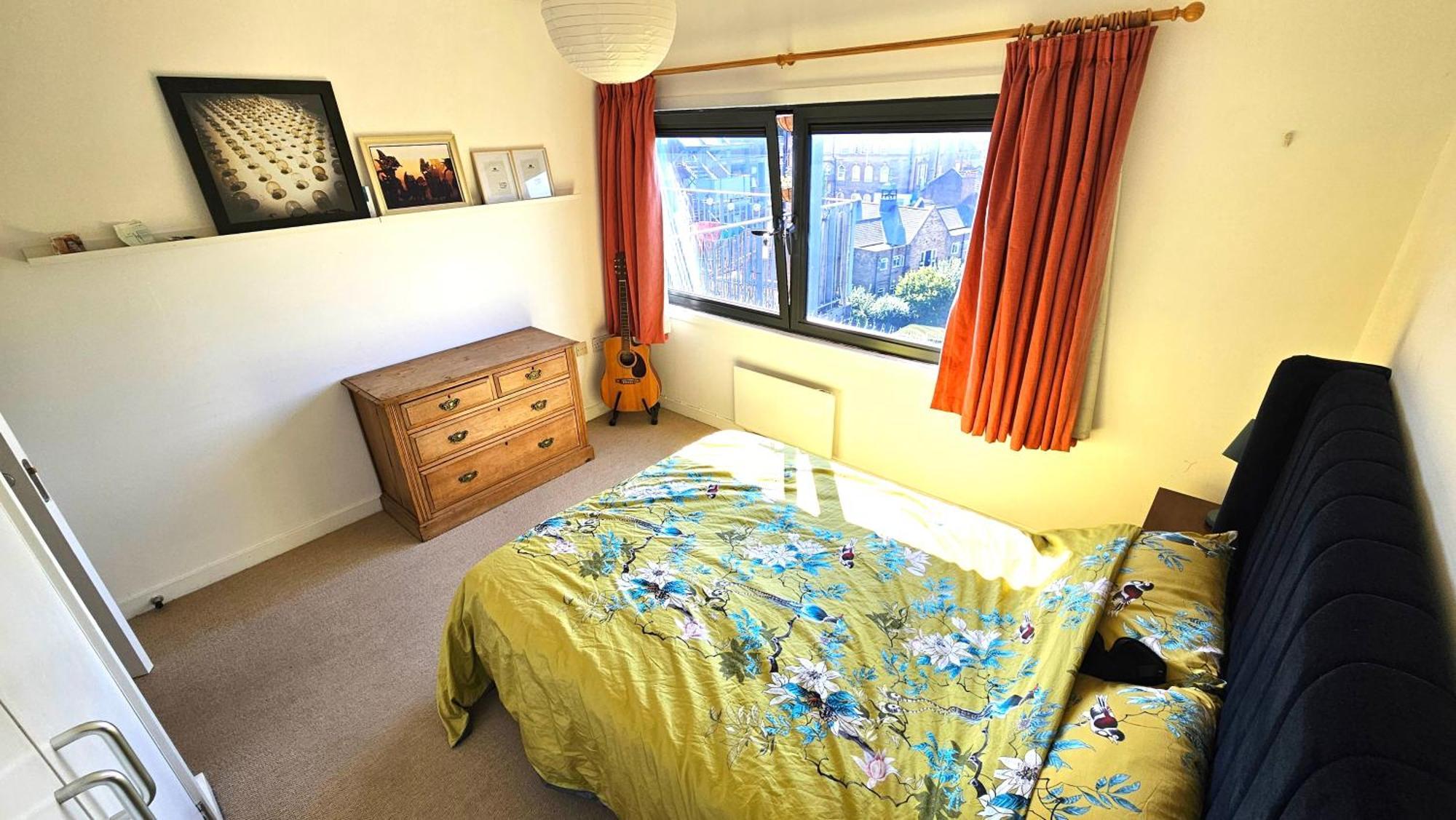 Apartment Roof Terrace, 2-bed 2-bath, Stoke Newington
