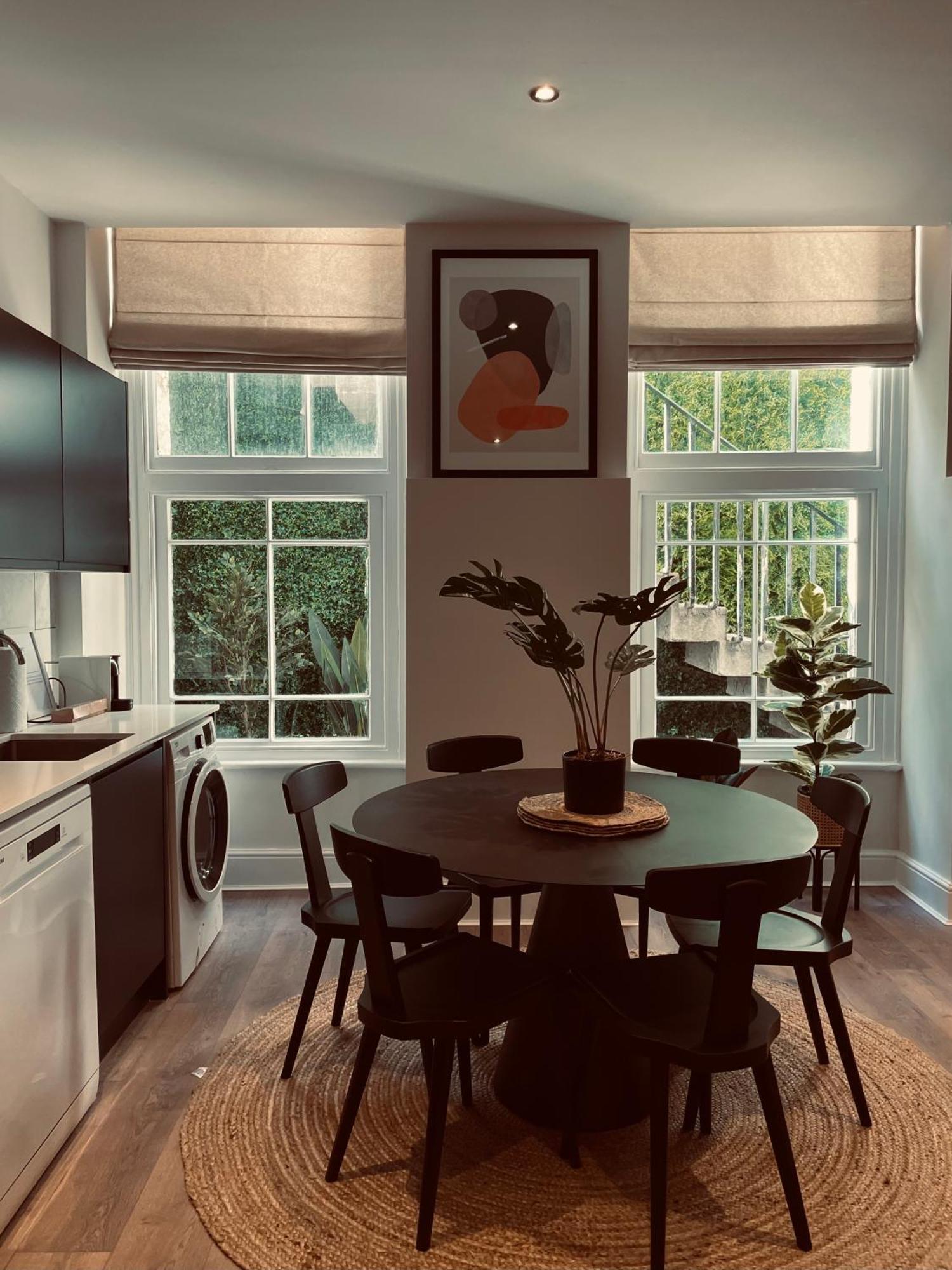 Robert House Guest house