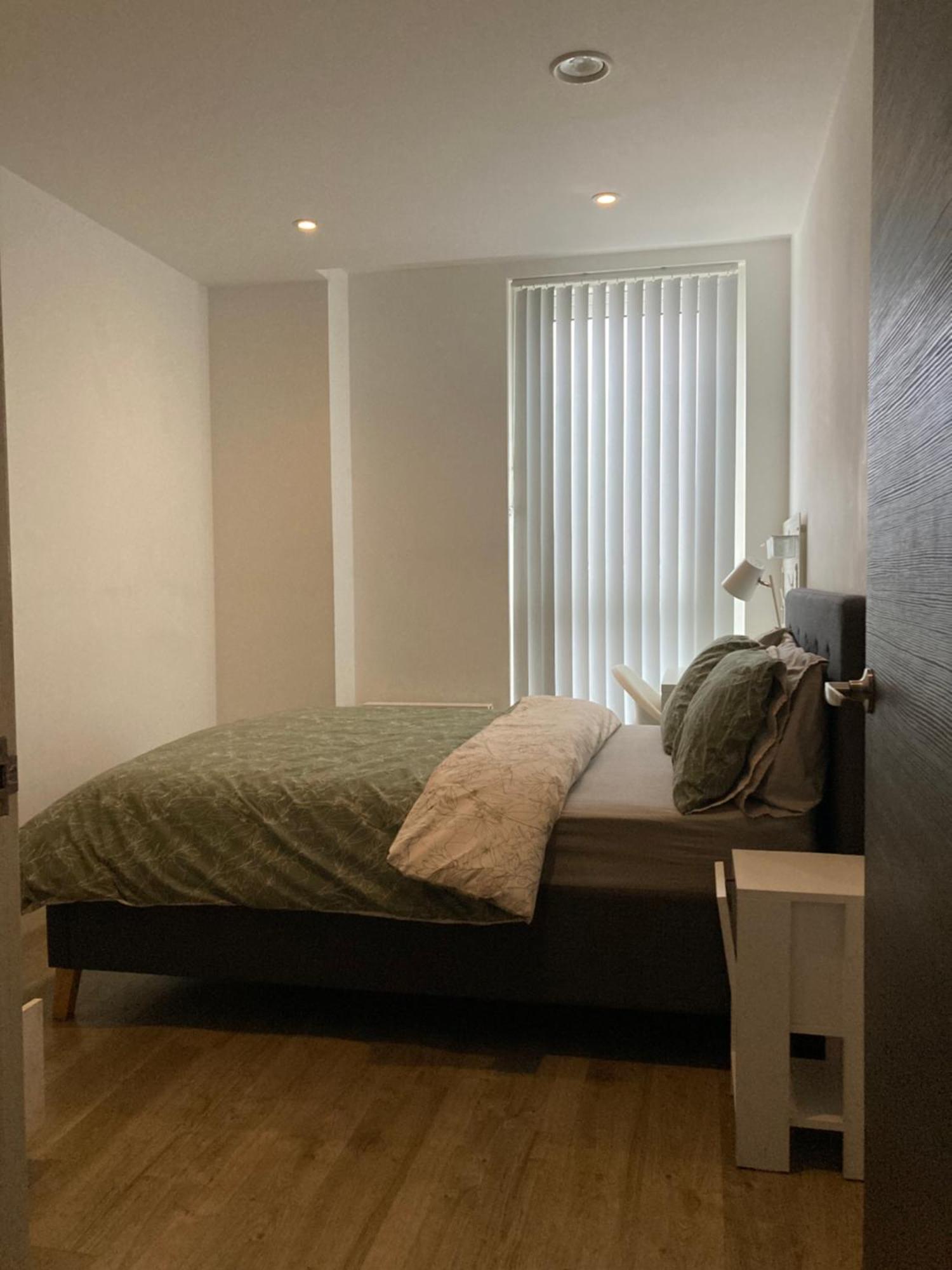 5 Purbeck Gardens Rooftop Homestay *