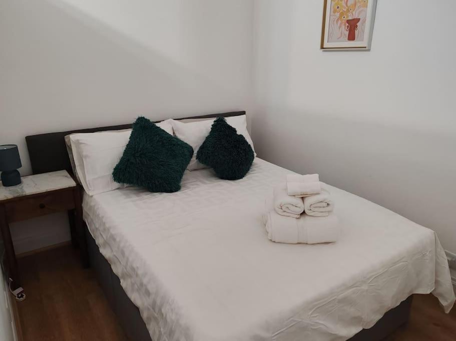 Two Bedroom In Bayswater * Londres