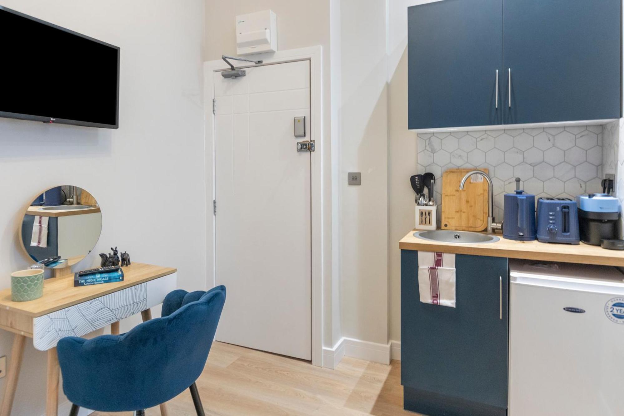 Sleek And Cozy - Modern Retreat Apartment London