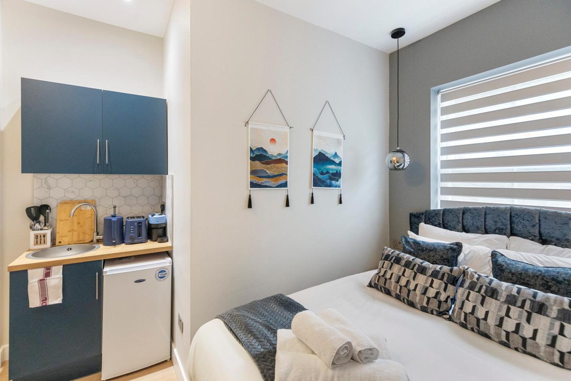 Apartment Sleek And Cozy - Modern Retreat *