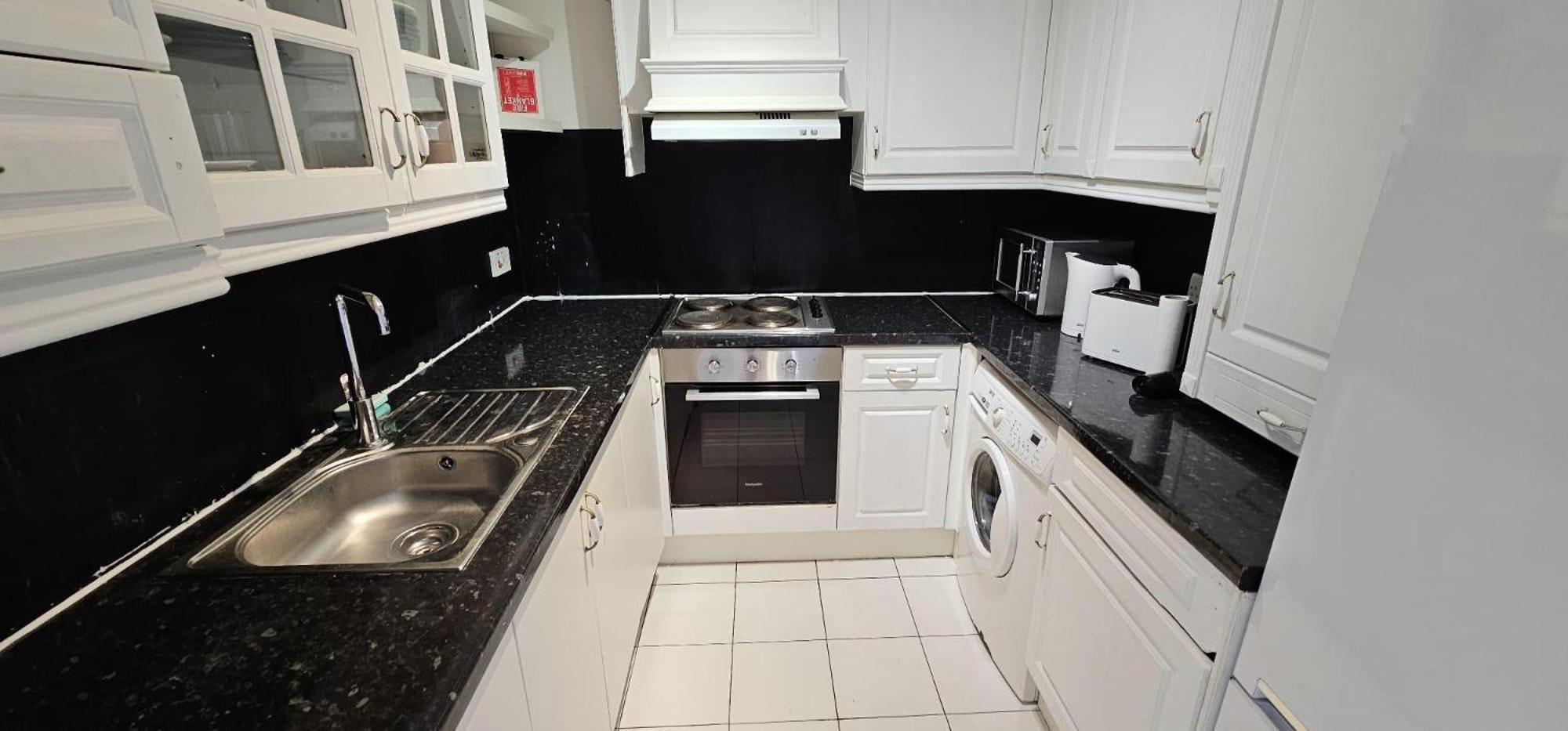 Cuthbert House Apartment
