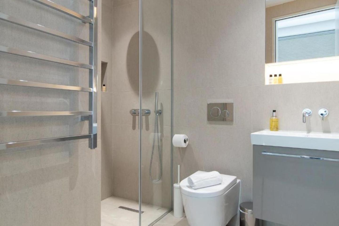 Wells Court By Aeria * London
