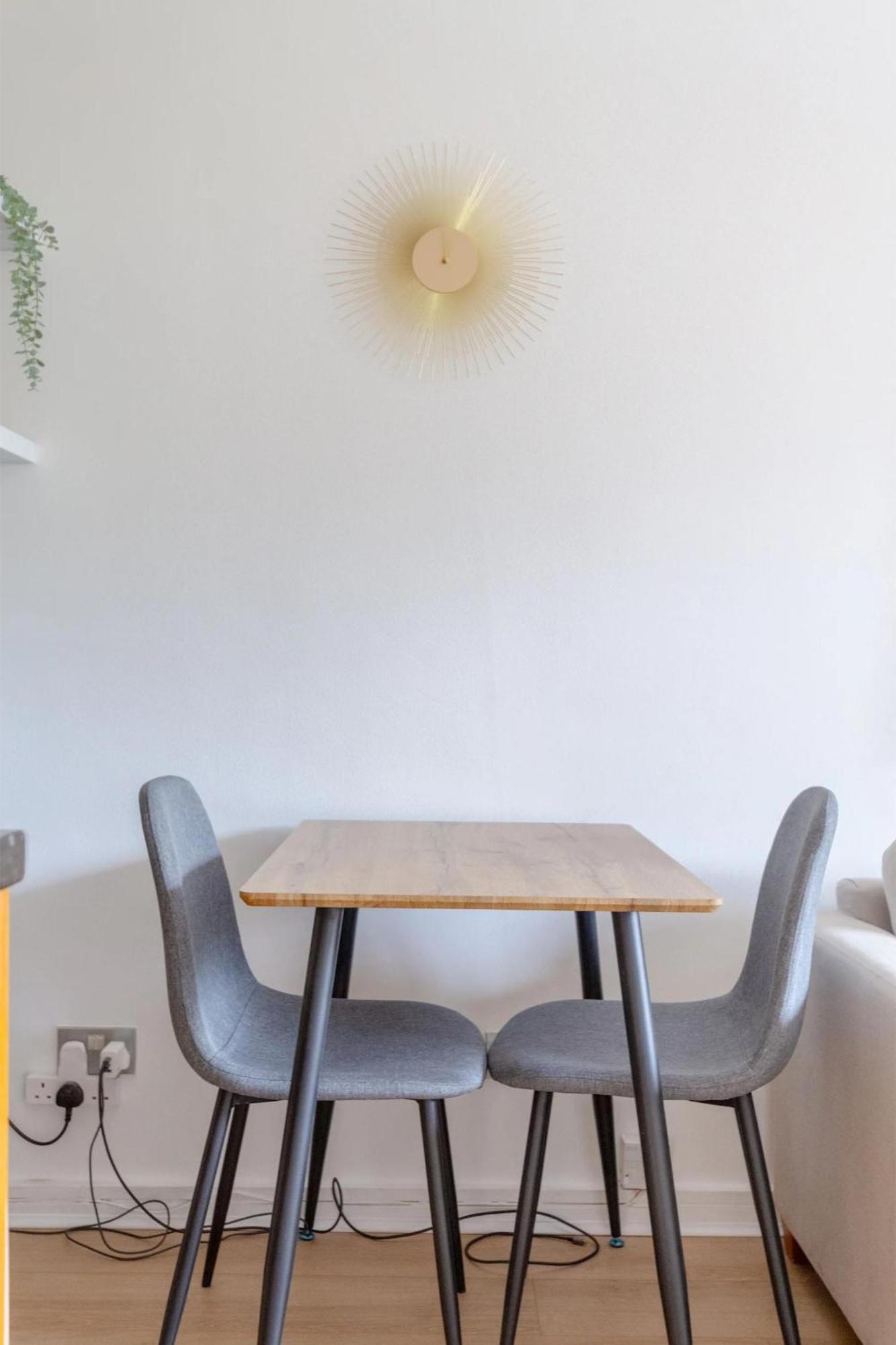 Refurbished Kensington With Balcony Near Tube