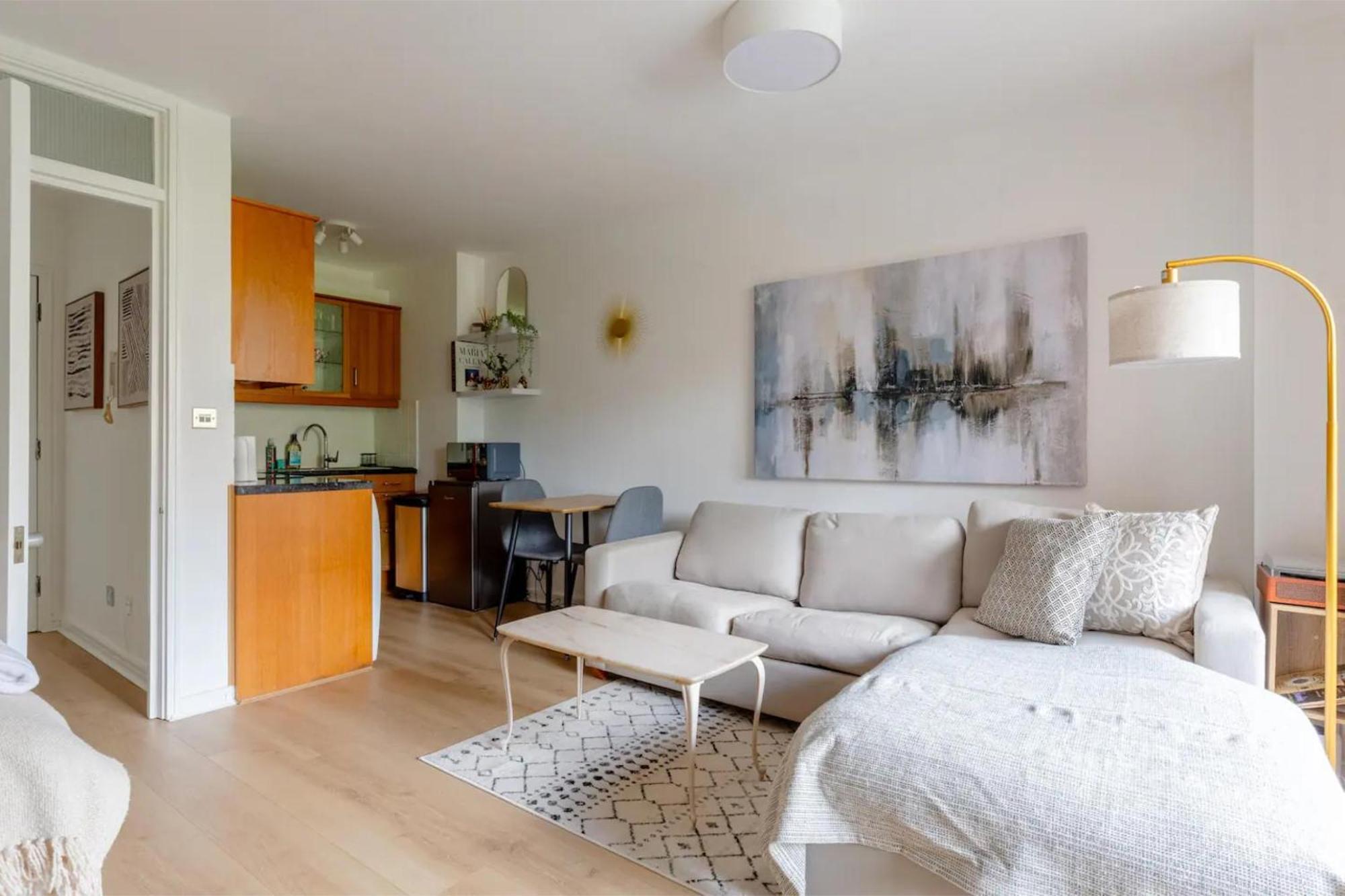 Refurbished Kensington With Balcony Near Tube *
